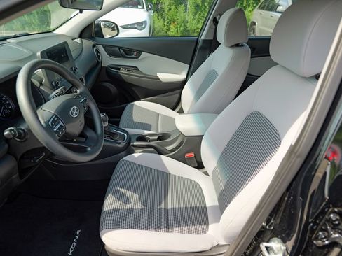 Used 2023 Hyundai Kona SE FWD image 21