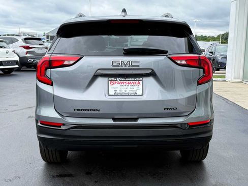 Used 2021 GMC Terrain SLE w/ Driver Convenience Package AWD/4WD image 5