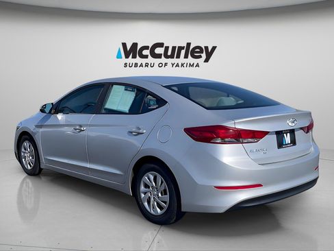 Used 2018 Hyundai Elantra SE FWD image 3