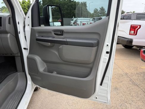 Used 2018 Nissan NV 1500 SV RWD image 11