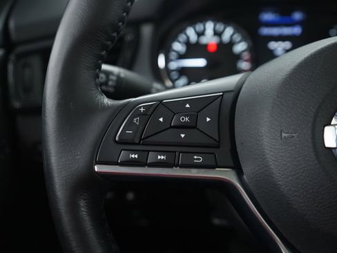 Used 2019 Nissan Rogue SV w/ Sun & Sound Touring Package image 25