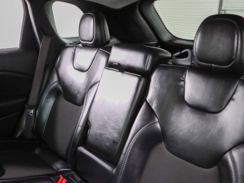 Used 2021 Jeep Cherokee Latitude Plus image 24