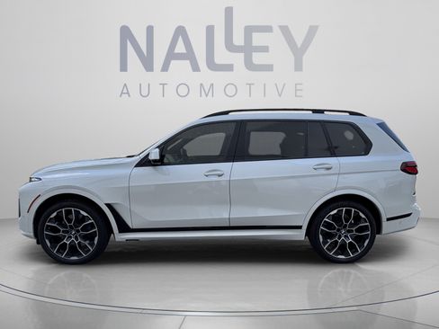 Used 2025 BMW X7 xDrive40i w/ M Sport Package AWD/4WD image 2