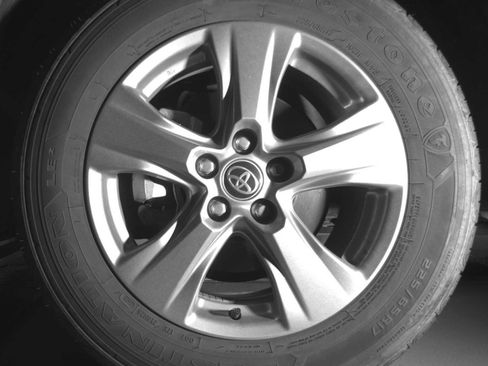 Used 2025 Toyota RAV4 XLE image 14