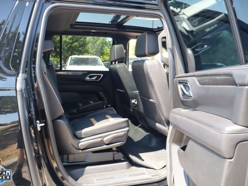 Used 2023 GMC Yukon XL AT4 AWD/4WD image 31