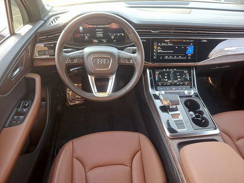 Used 2025 Audi Q7 3.0T Premium Plus AWD/4WD image 11