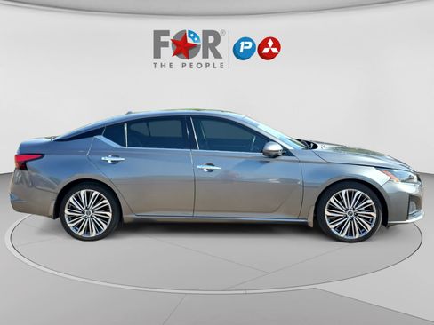 Used 2023 Nissan Altima 2.5 SL FWD image 6