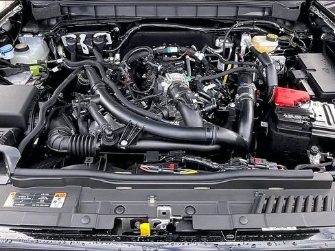 New 2025 Ford Bronco Outer Banks w/ Sasquatch Package image 11