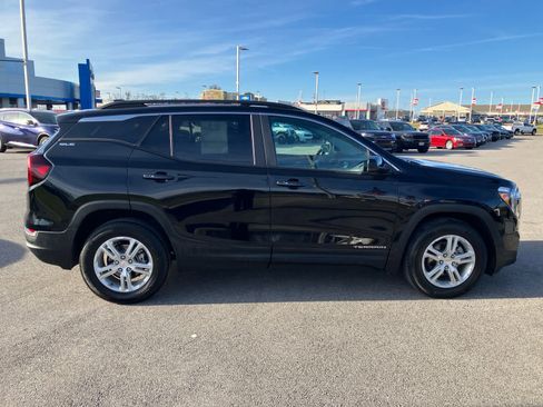 Certified 2023 GMC Terrain SLE w/ Driver Convenience Package image 8