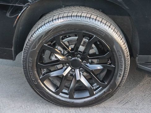 Used 2023 Cadillac Escalade ESV Luxury RWD image 12