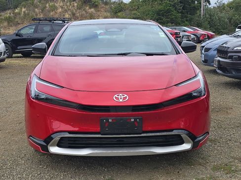 Used 2026 Toyota Prius Plug-In Hybrid FWD image 3