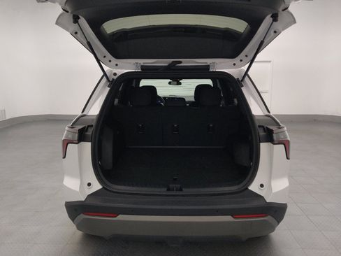 Used 2025 Chevrolet Equinox LT FWD image 29