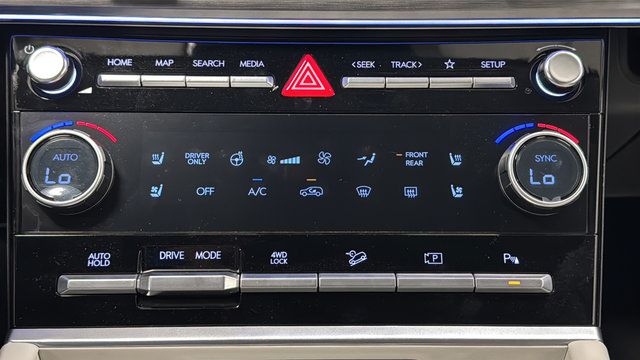Used 2026 Hyundai Santa Fe Limited AWD/4WD image 18