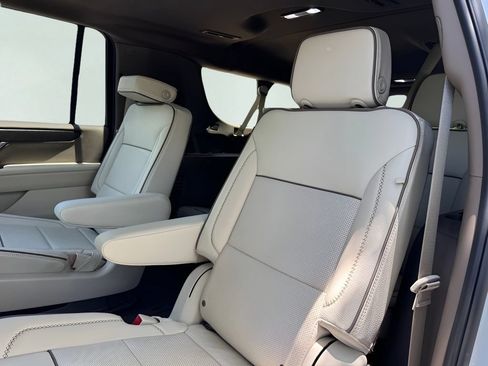 New 2026 GMC Yukon XL Denali w/ Sun & Power Step Package AWD/4WD image 16