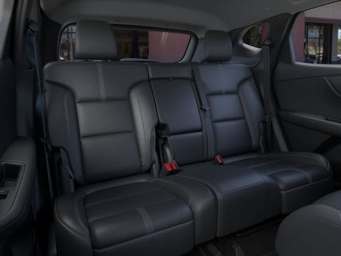 New 2026 Chevrolet Blazer LT w/ Sound & Technology Package FWD image 17