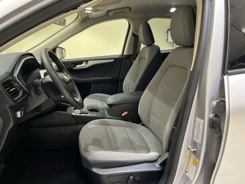 Used 2020 Ford Escape SE FWD image 17