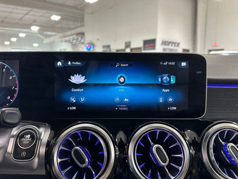 Used 2021 Mercedes-Benz GLB 250 w/ Premium Package image 26