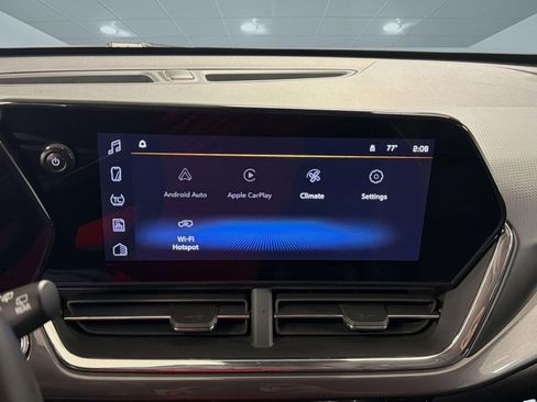Used 2025 Chevrolet Trax ACTIV FWD image 22