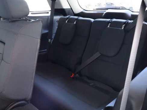 Used 2025 Ford Explorer Active RWD image 39