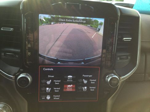 Used 2021 RAM 1500 Laramie image 11