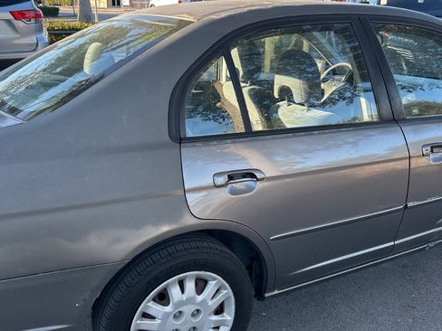 Used 2004 Honda Civic LX image 10