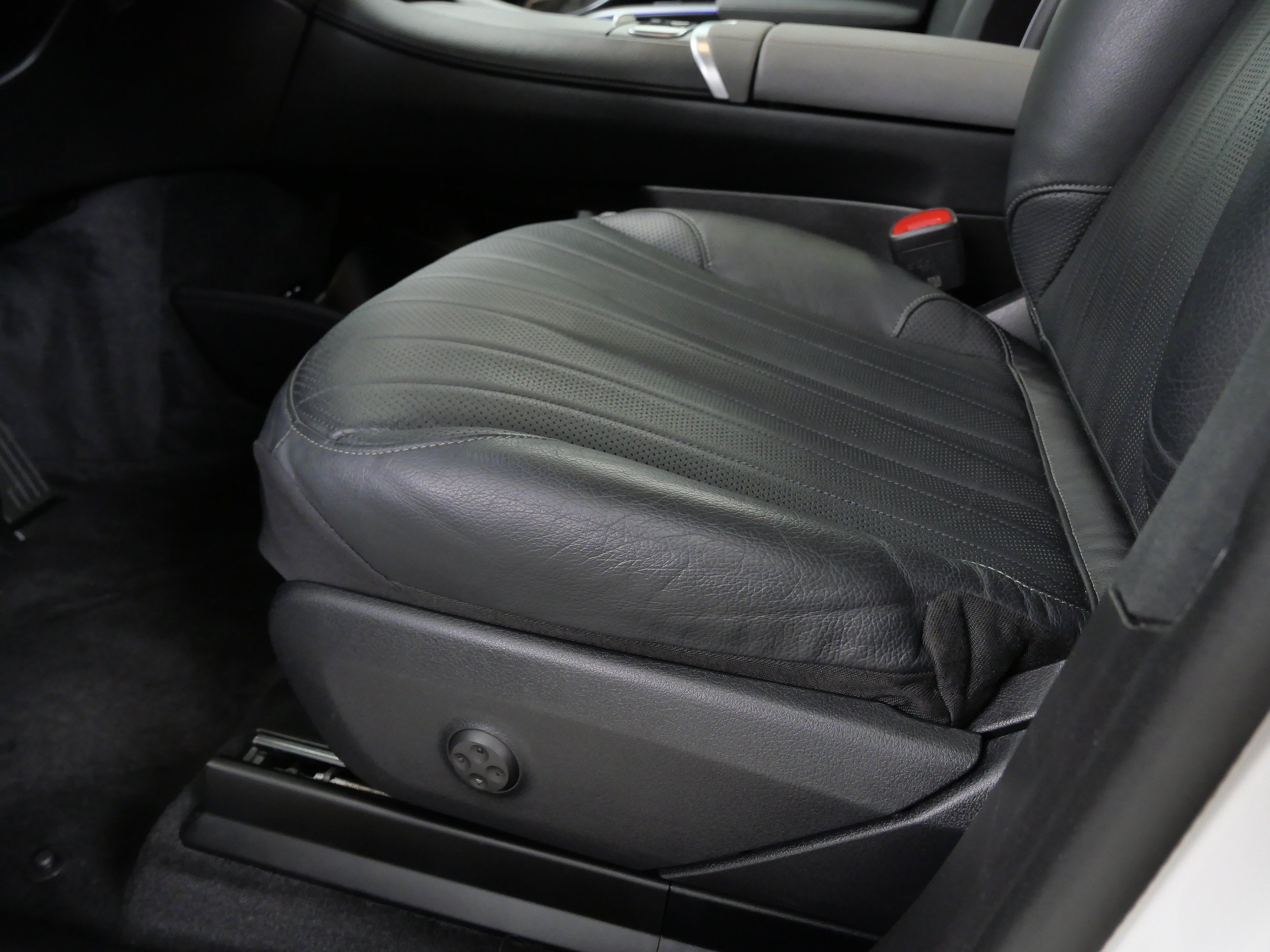 Certified 2023 Mercedes-Benz EQS 580 4MATIC SUV image 17