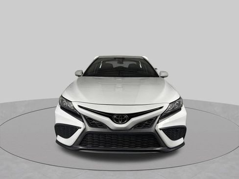 Used 2023 Toyota Camry SE FWD image 3