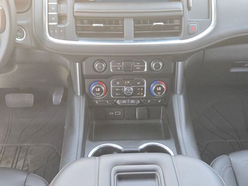 Used 2023 Chevrolet Tahoe Z71 w/ Luxury Package image 17