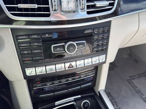 Used 2014 Mercedes-Benz E 550 4MATIC Sedan image 17