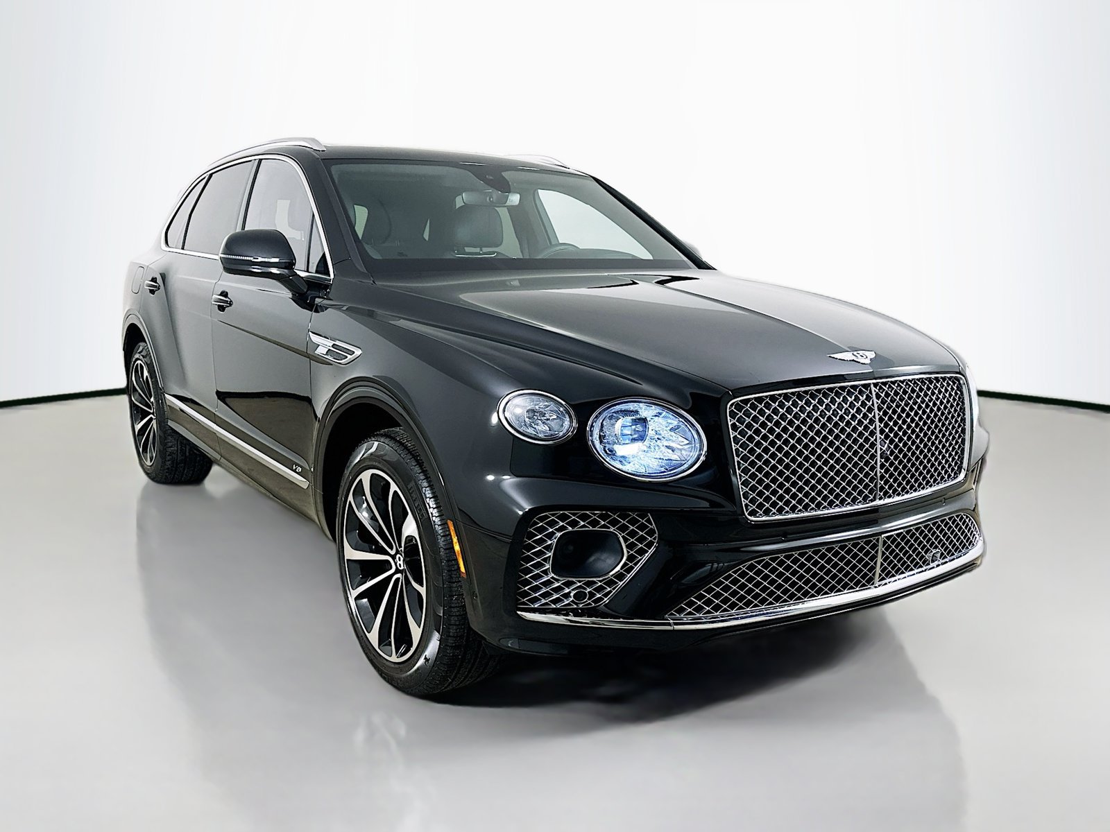Used 2022 Bentley Bentayga AWD/4WD image 1