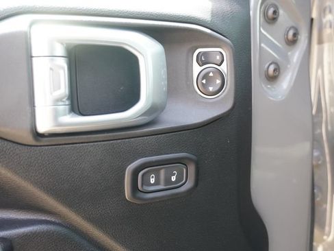 Used 2021 Jeep Gladiator Sport AWD/4WD image 18