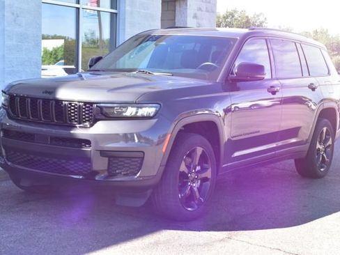 Used 2022 Jeep Grand Cherokee L Laredo AWD/4WD image 19