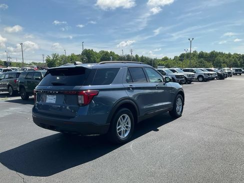 New 2026 Ford Explorer Active RWD image 5