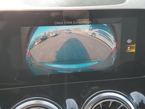 Used 2021 Mercedes-Benz GLB 250 4MATIC image 16