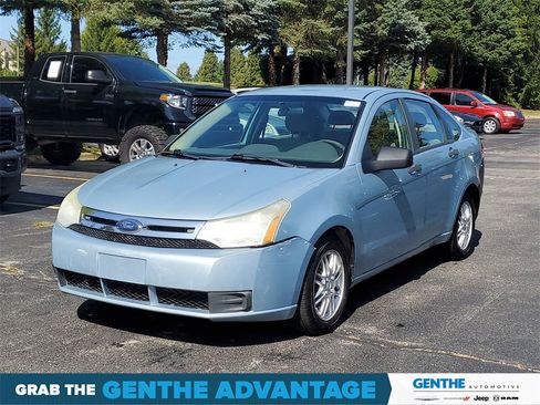 Used 2009 Ford Focus SE image 2