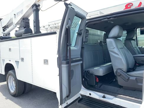 Used 2015 Ford F550 2WD SuperCab Super Duty image 30