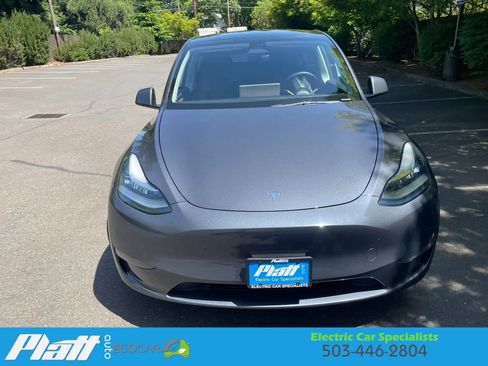 Used 2023 Tesla Model Y Long Range AWD/4WD image 17