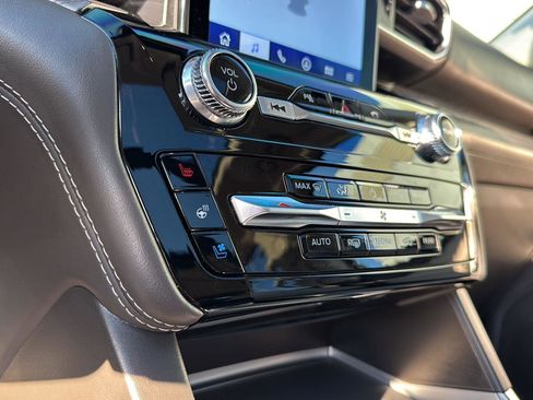 Used 2021 Ford Explorer Platinum w/ Equipment Group 601A image 24