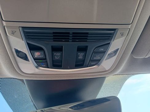 Used 2024 Acura MDX SH-AWD image 32