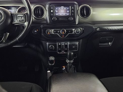 Used 2019 Jeep Wrangler Unlimited Sport S AWD/4WD image 9