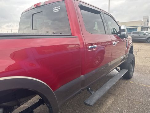 Used 2017 Ford F250 Lariat w/ Lariat Ultimate Package image 16