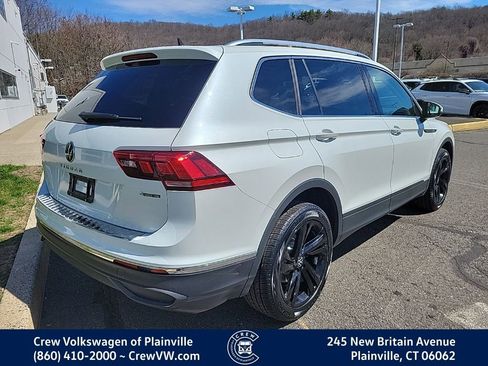 Certified 2023 Volkswagen Tiguan SE w/ Panoramic Sunroof Package image 3