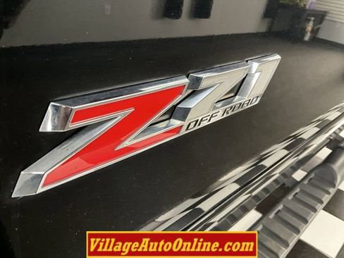 Used 2019 Chevrolet Silverado 2500 LT w/ Midnight Edition image 27
