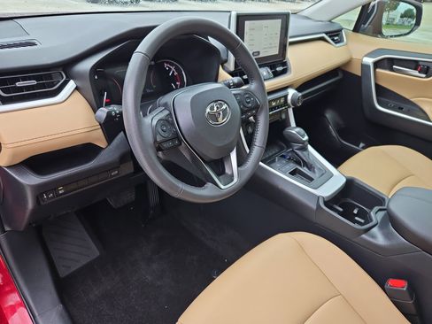 Used 2025 Toyota RAV4 XLE Premium FWD image 13