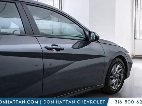 Used 2024 Hyundai Elantra SEL image 38