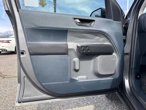 Used 2022 Ford Maverick XL image 18