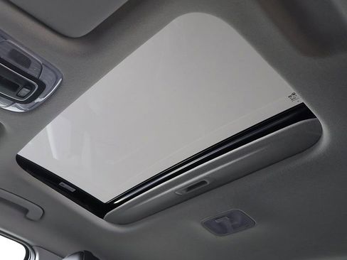 Used 2023 Hyundai Elantra Limited image 19