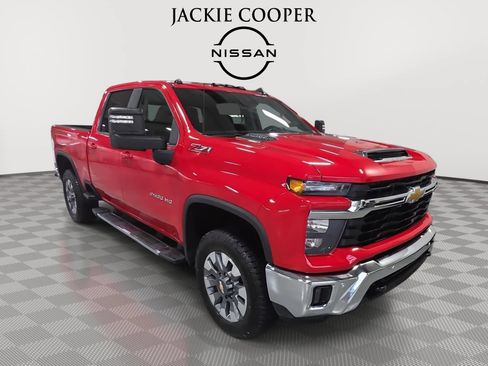 Used 2026 Chevrolet Silverado 2500 LT w/ Safety Package AWD/4WD image 3