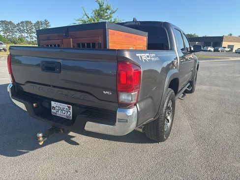 Used 2017 Toyota Tacoma TRD Off-Road w/ Tow Package image 8