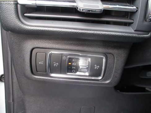 Used 2025 Lincoln Corsair FWD image 17